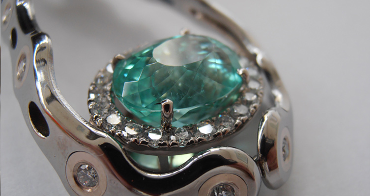 Paraiba Turmalin mit Brillanten