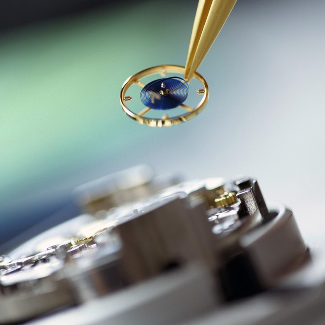 Experiment: Uhr entmagnetisieren und Auswirkungen von Magnetismus auf Uhren  im Alltag