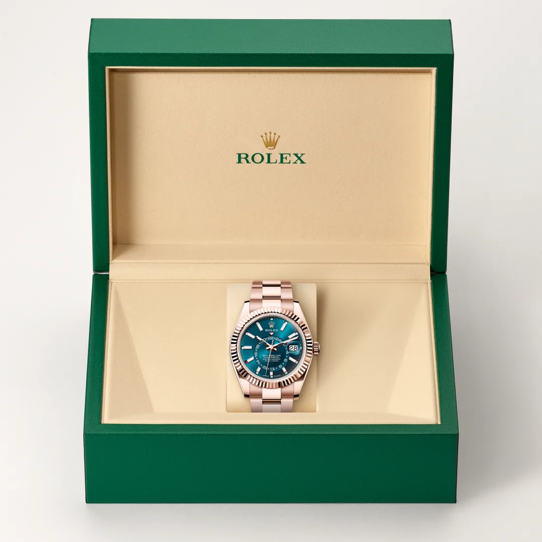 Rolex Sky-Dweller in 18 Karat Everose-Gold, M336935-0001 – Atelier Stoess